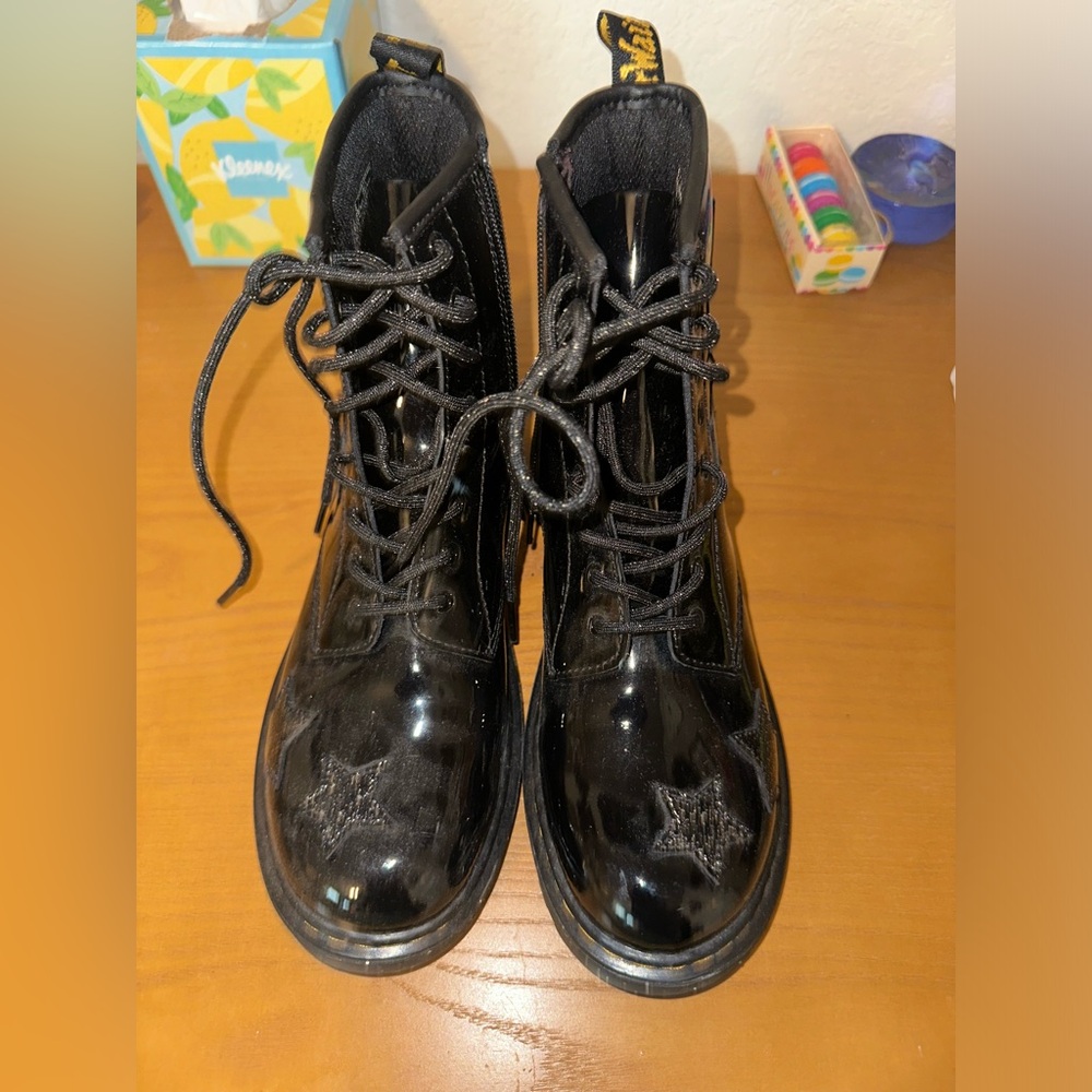 Star Dr.martens